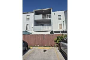 1735 W 60th St M329, Hialeah