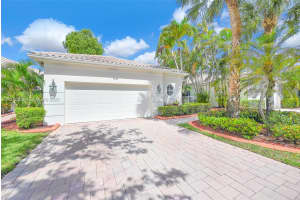 2553 Bay Pointe Dr, Weston, FL 33327, - MLS#A12013323