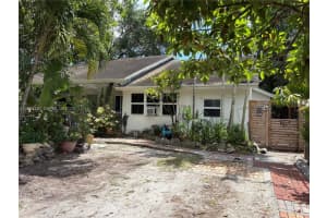 5930 Sw 44th Ter, Miami
