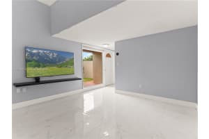 9133 Fontainebleau Blvd APT 8, Miami, FL 33172, - MLS#A12013414
