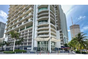 690 Sw 1st Ct 1034, Miami