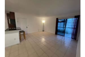 809 Ne 199th St 105-7, Miami