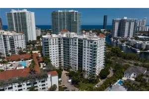 19900 E Country Club Dr 116, Aventura