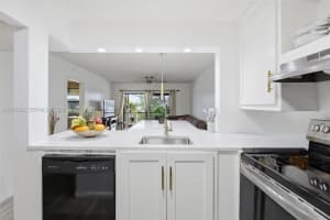 5501 Lakeside Dr APT 204, Margate, FL 33063, - MLS#A12013582