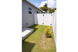 1001 NE 10th St #2, Hallandale Beach, FL 33009, - MLS#A12013620