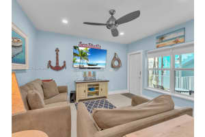 315 Van Buren St APT 103B, Hollywood, FL 33019, - MLS#A12013635