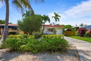2460 SW 24th St, Miami, FL 33145, - MLS#A12013644