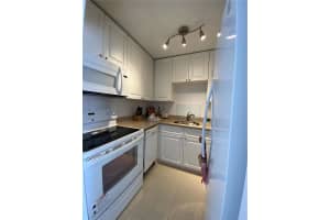 5050 Nw 7th St 312, Miami