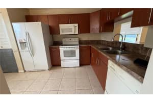 8011 Southgate Blvd L1, North Lauderdale