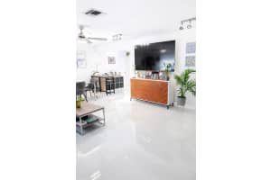 1001 Ne 10th St 2, Hallandale Beach