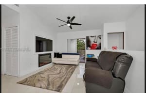 5820 W 18th Ln APT 202, Hialeah, FL 33012, - MLS#A12013677