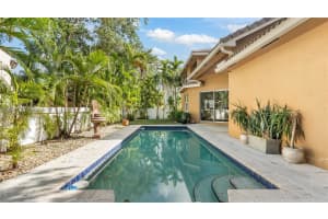 1940 Blue Water Terrace, Lauderdale By The Sea, FL 33062 - MLS#A12013708