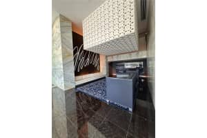 325 S Biscayne Blvd #2215, Miami, FL 33131, - MLS#A12013784
