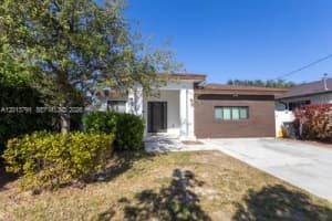 5743 Sw 18th St, West Park