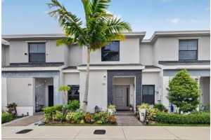 310 Ne 1st Dr, Florida City