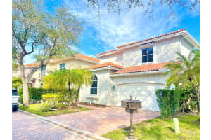 1455 Breakwater Terrace, Hollywood, FL 33019, - MLS#A12013830