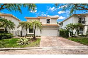 1455 Breakwater Terrace, Hollywood, FL 33019, - MLS#A12013830