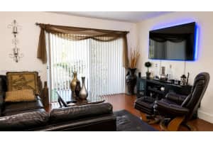 460 S Park Rd 6-109, Hollywood