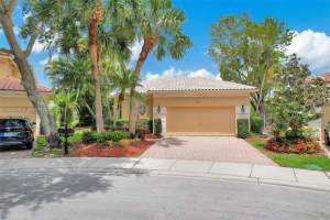 2456 Bay Isle Court, Weston