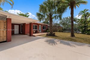 1340 NW 7th Ave, Fort Lauderdale, FL 33311, - MLS#A12013887