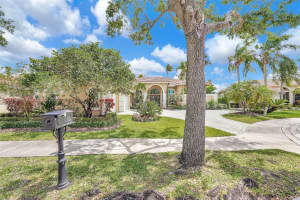 2715 Edgewater Ct, Weston, FL 33332, - MLS#A12013891