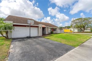 8650 NW 46th Ct, Lauderhill, FL 33351, - MLS#A12013936