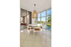 733 Crandon Blvd 406, Key Biscayne