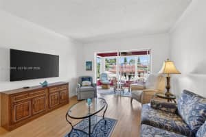 2991 NW 46th Ave APT 204, Lauderdale Lakes, FL 33313, - MLS#A12013953