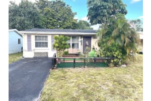 371 Sw 67th Ter, Pembroke Pines