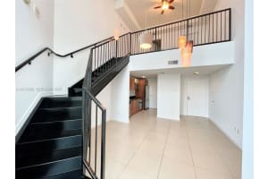 300 S Biscayne Blvd L-830, Miami