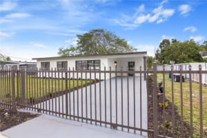 1910 Nw 134th St, Miami