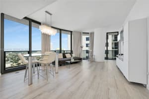 55 Sw 9th St 4208, Miami