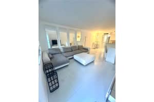 1120 102nd St 4, Bay Harbor Islands