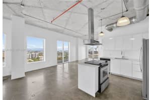 10 SW South River Dr, Miami, FL 33130, - MLS#A12014018