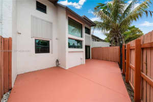 6929 Sw 110th Ave, Miami