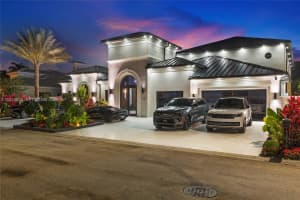 541 Enclave Cir E, Pembroke Pines, FL 33027, - MLS#A12014076