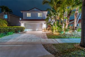 1080 NW 192nd Ave, Pembroke Pines, FL 33029, - MLS#A12014132