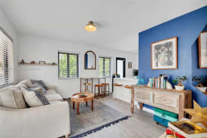 595 Nw 101st St, Miami