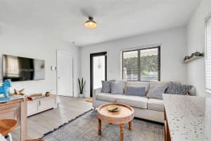 595 NW 101st St, Miami, FL 33150, - MLS#A12014136