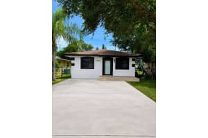 2951 Nw 57th St, Miami