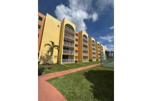 7010 Nw 186th St 5-102a, Hialeah