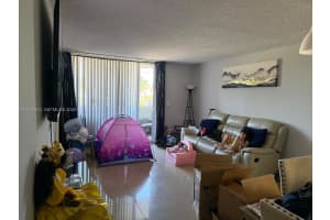 10090 NW 80th Ct APT 1361, Miami Lakes, FL 33016, - MLS#A12014310
