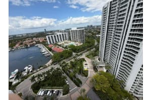 21055 Yacht Club Dr 2403, Aventura