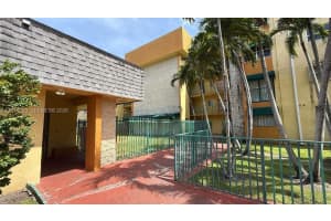606 W 81st St 316, Hialeah