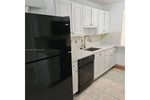 3070 Nw 48th Ter 104, Lauderdale Lakes