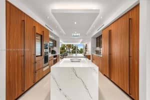 2627 S Bayshore Dr 603, Miami
