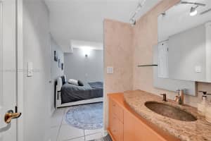 6039 Collins Ave APT 621, Miami Beach, FL 33140, - MLS#A12014560