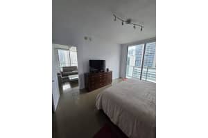 1060 Brickell Avenue, Miami, FL 33131 - MLS#A12014614