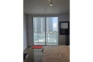 1060 Brickell Avenue, Miami, FL 33131 - MLS#A12014614