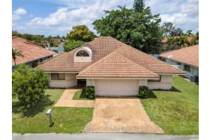 7451 Nw 40th St, Lauderhill